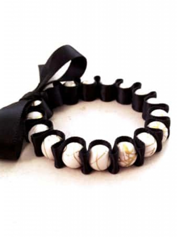 DIY: Ribbon Pearl Bracelet Tutorial