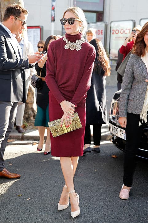 Burgundy pencil clearance skirt outfit