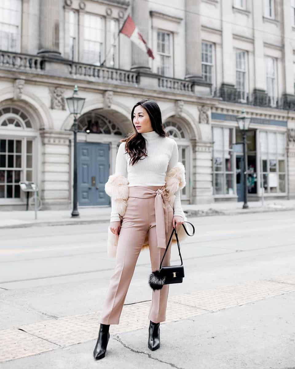 athleisure style white sneakers and leggings outfit - YesMissy