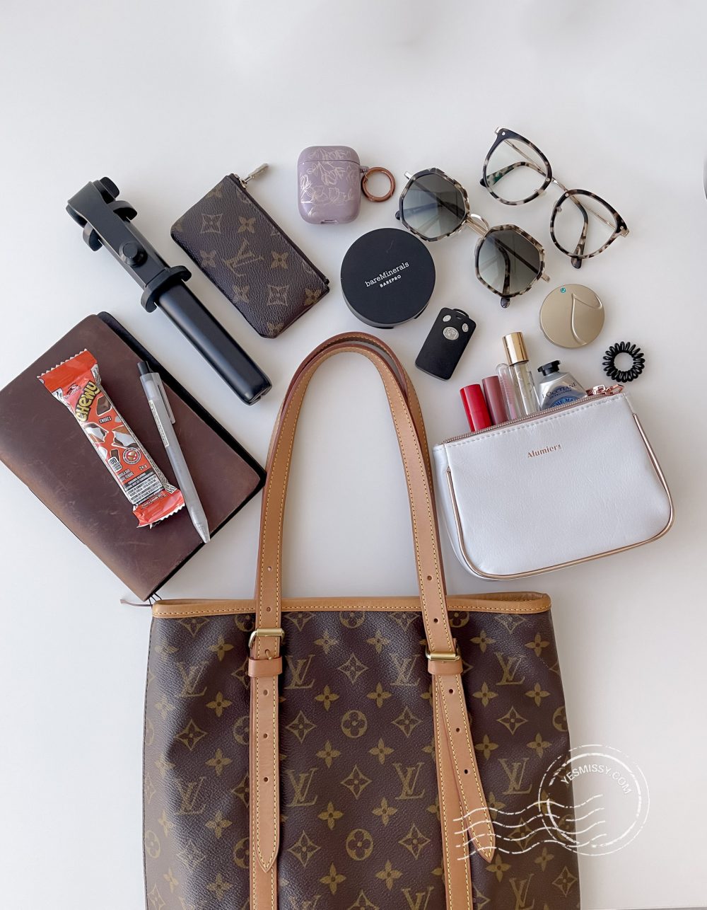 LV Neverfull MM bag review, What's in My Bag