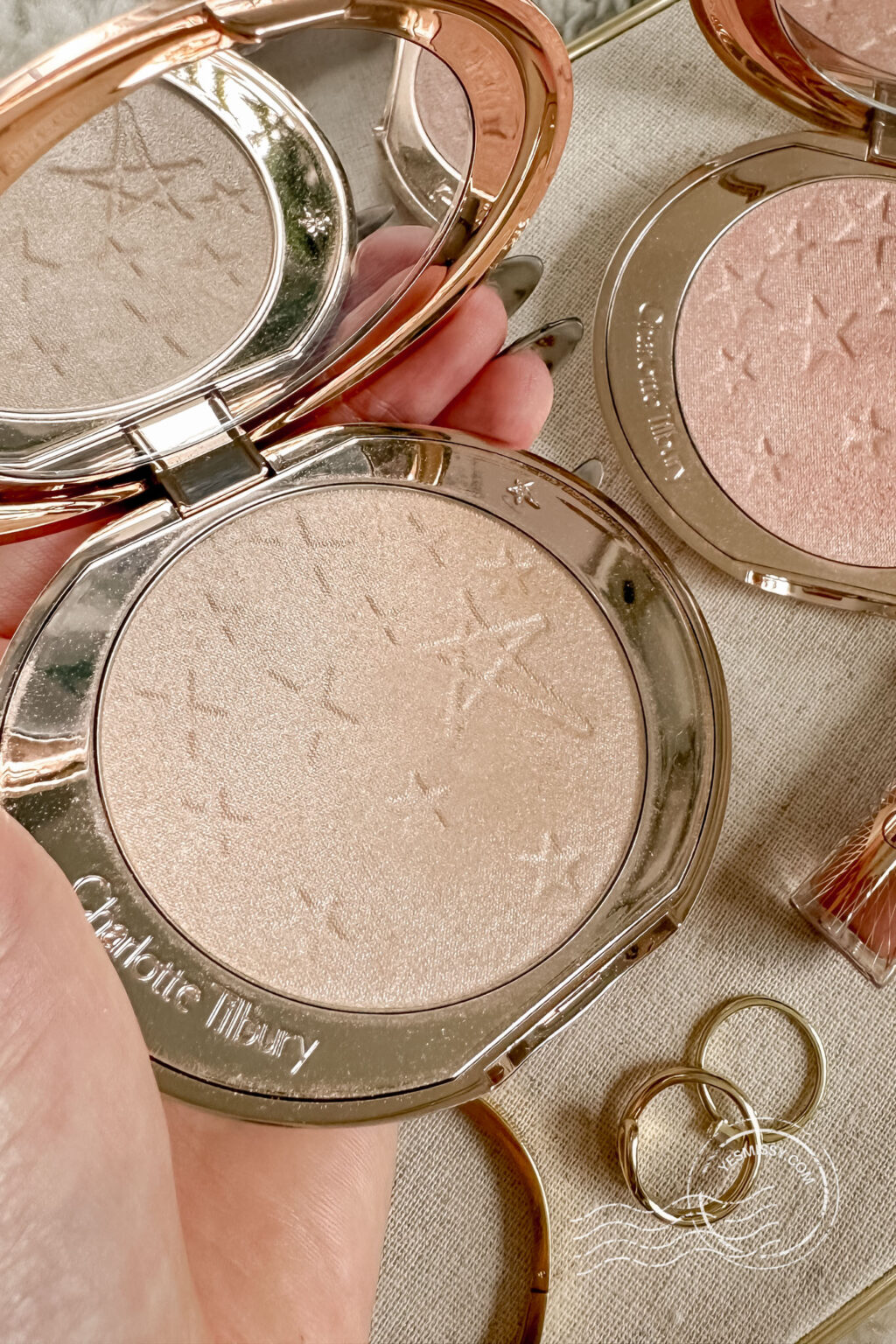 Charlotte Tilbury Glow Glide Face Architect Highlighter Reviewed