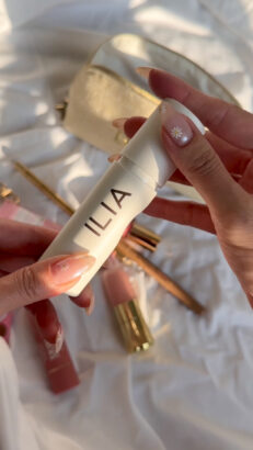 ILIA Skin Rewind Blurring Foundation Stick – summer foundation stick for natural, blurred coverage